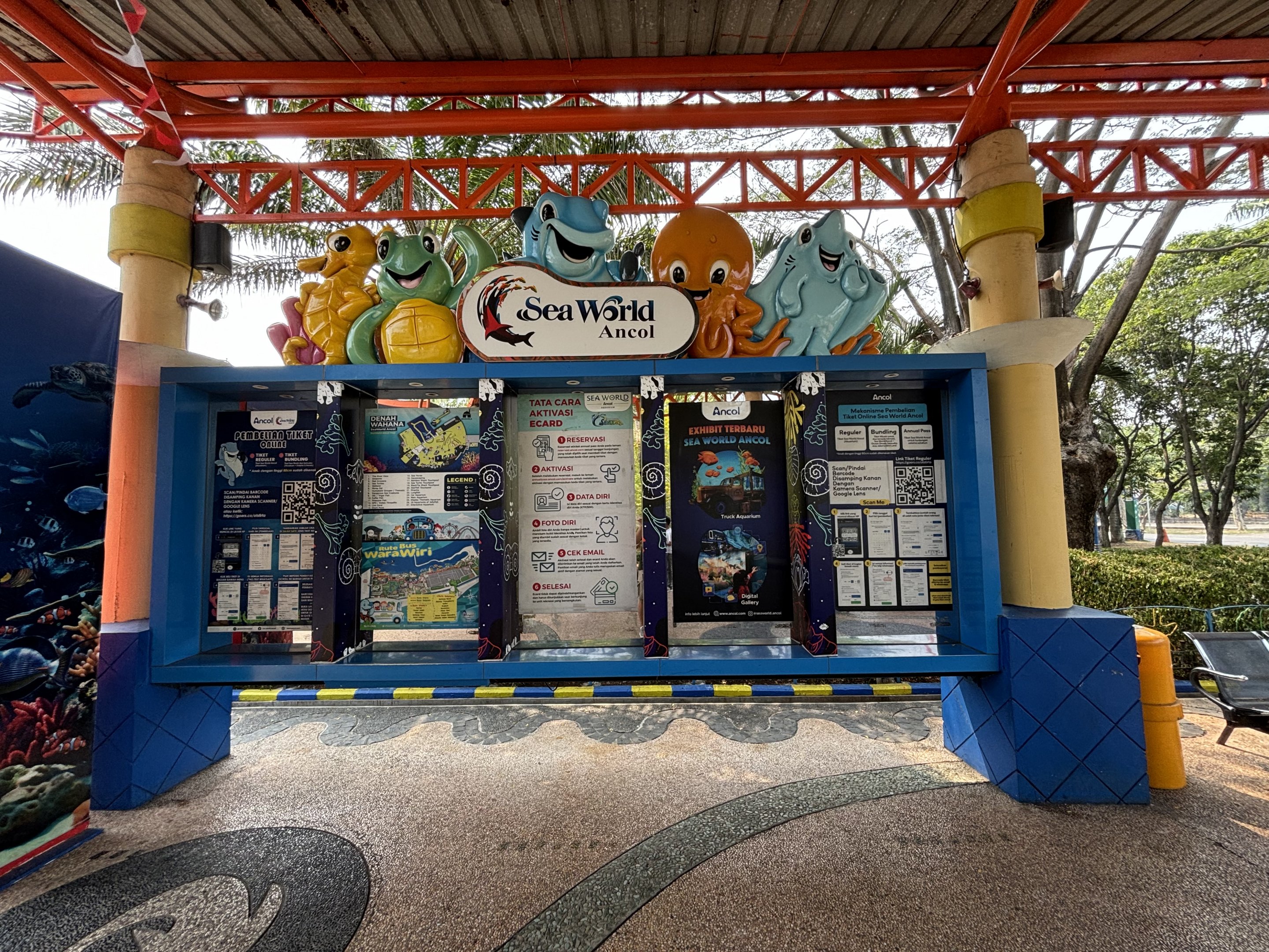 Aquarium Entrance Sign