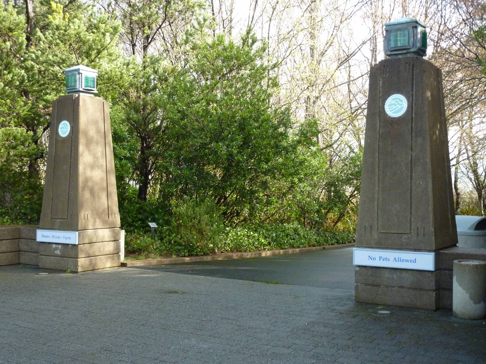 Aquarium Entrance Sign