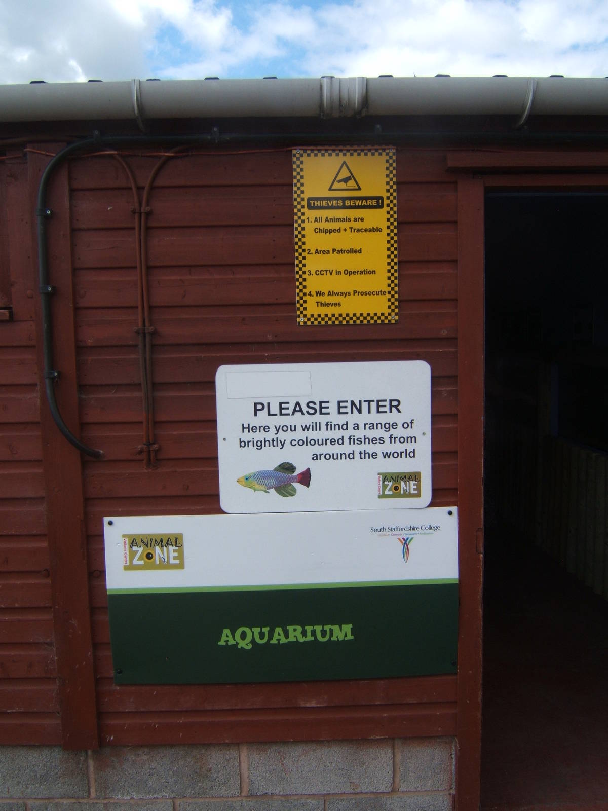 Aquarium entrance signs