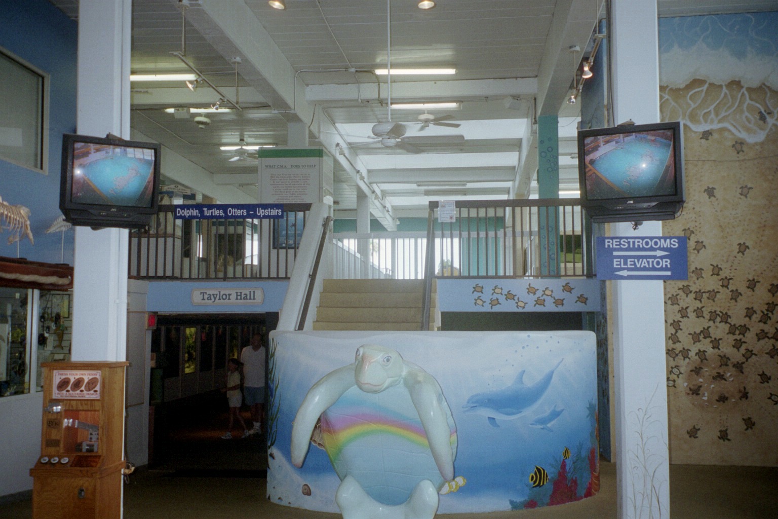 Aquarium Entrance