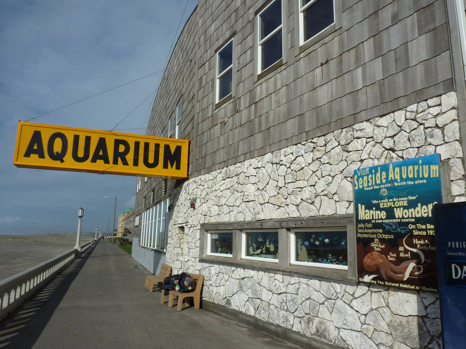 Aquarium Entrance
