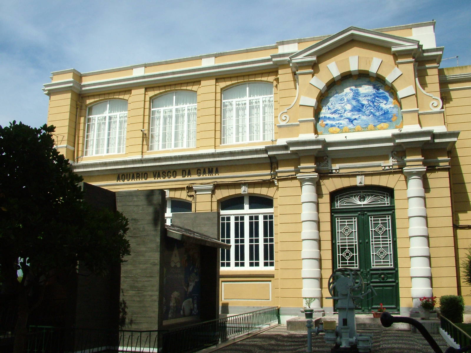 Aquarium Exterior, Vasco da Gama Aquarium, 25/05/11