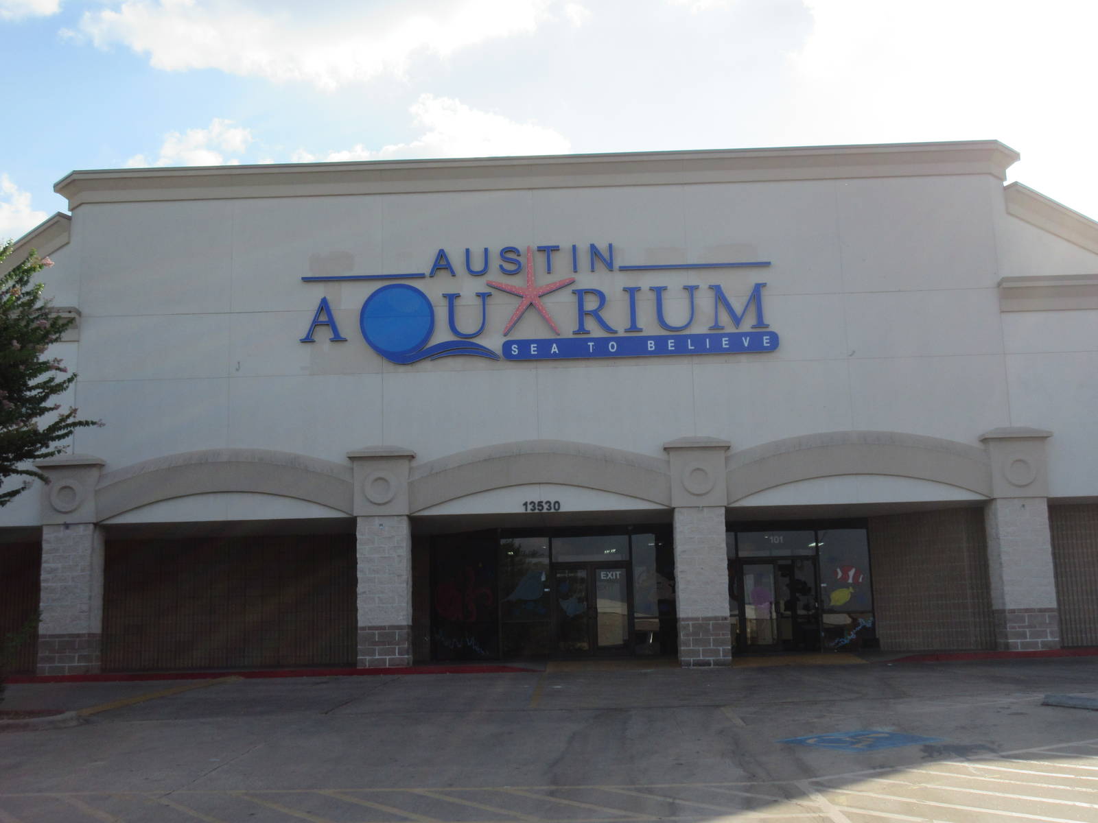 Aquarium Exterior