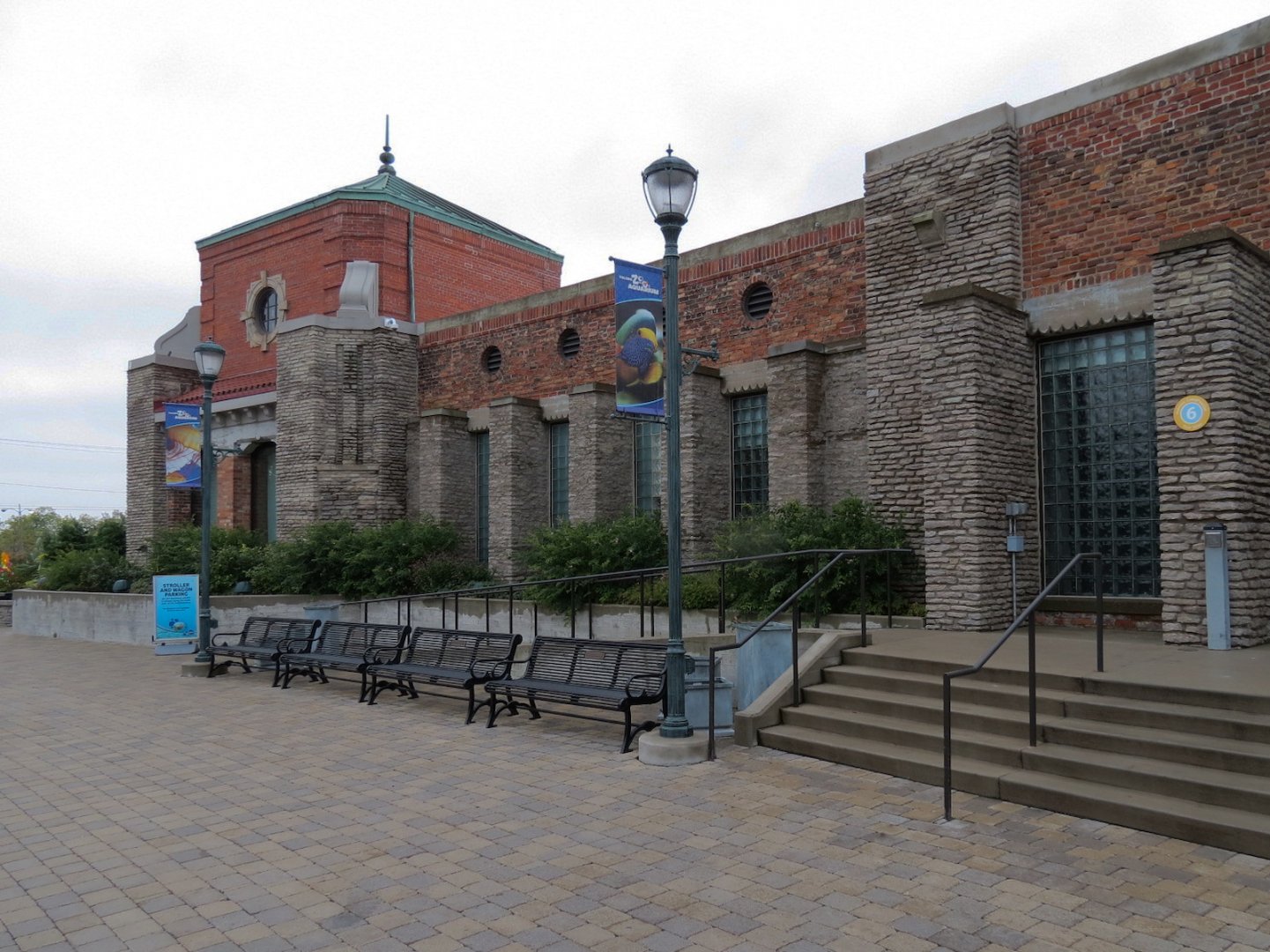 Aquarium - Exterior