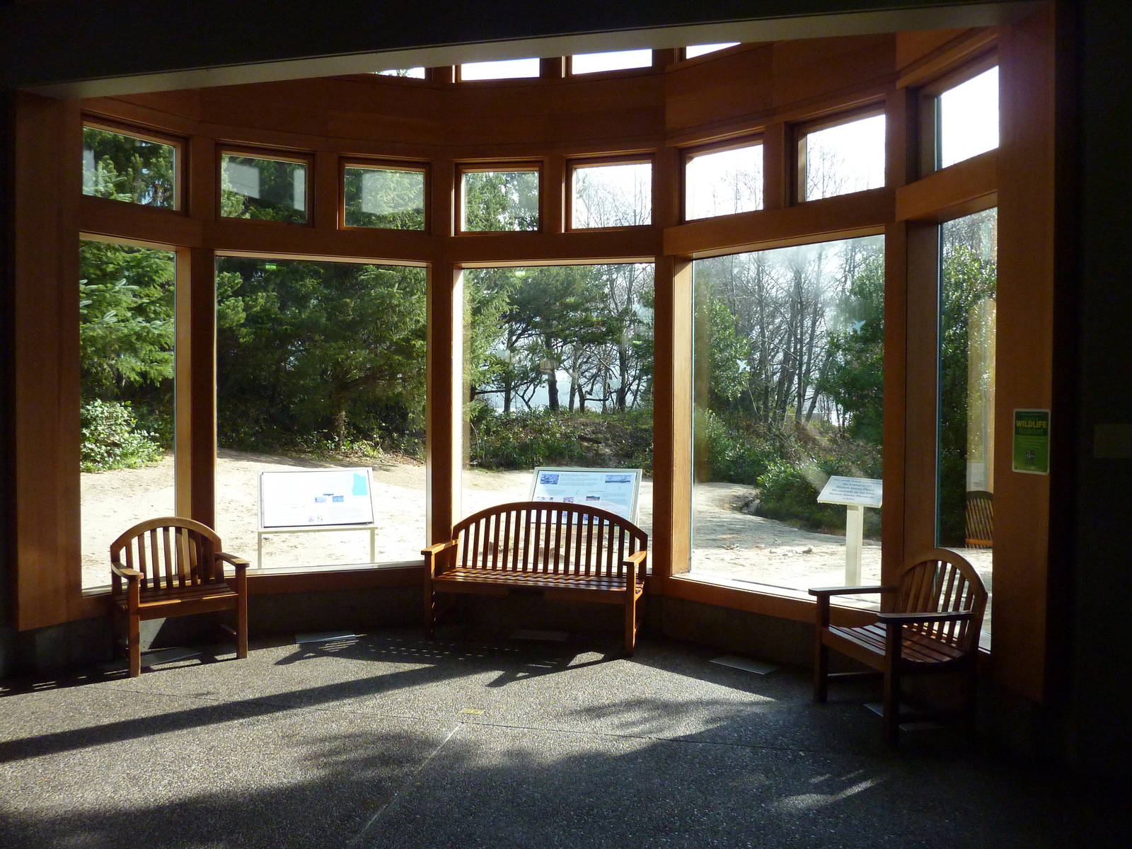 Aquarium Lobby - Courtyard Viewing