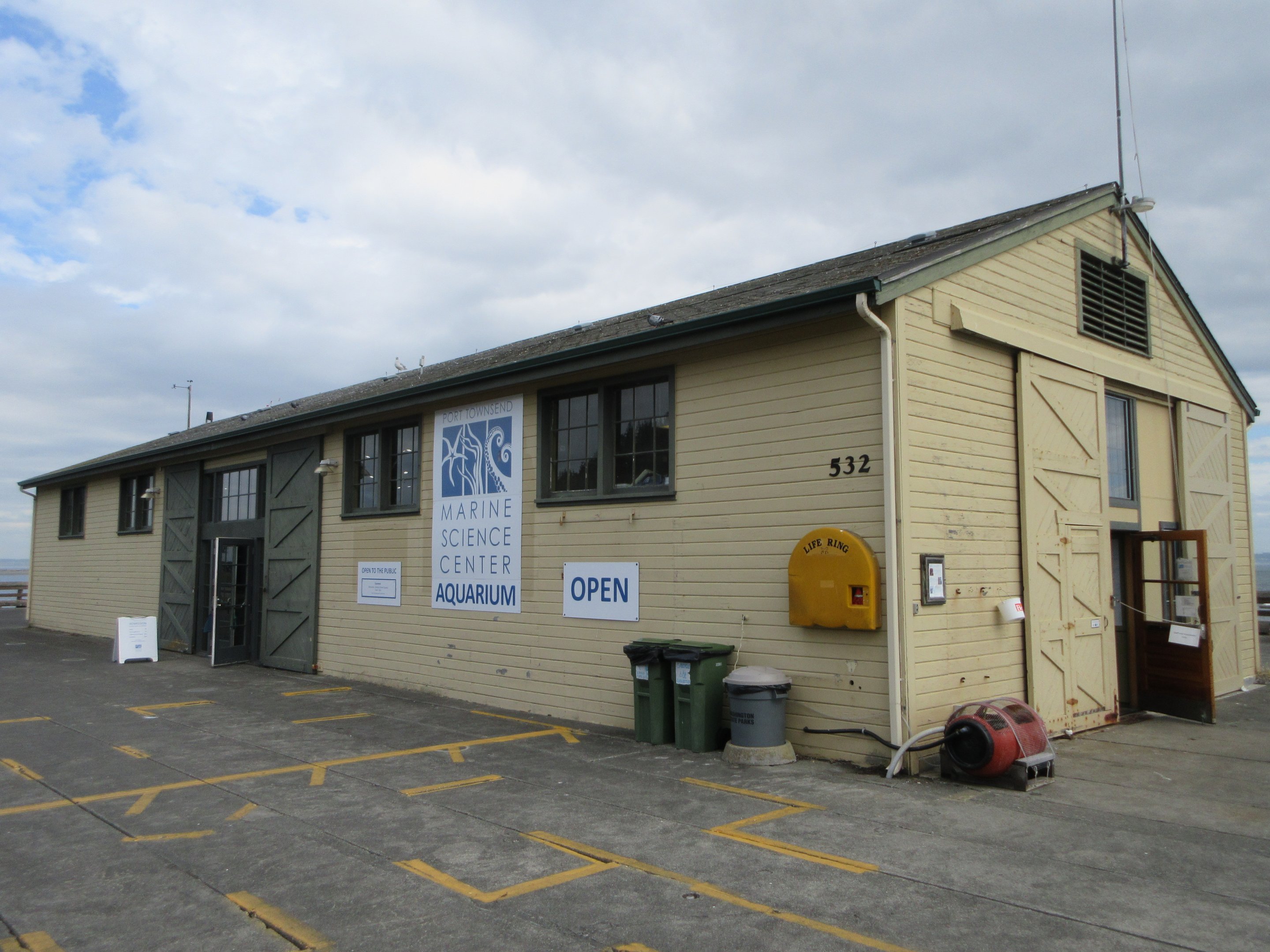 Aquarium (only 11 tanks)