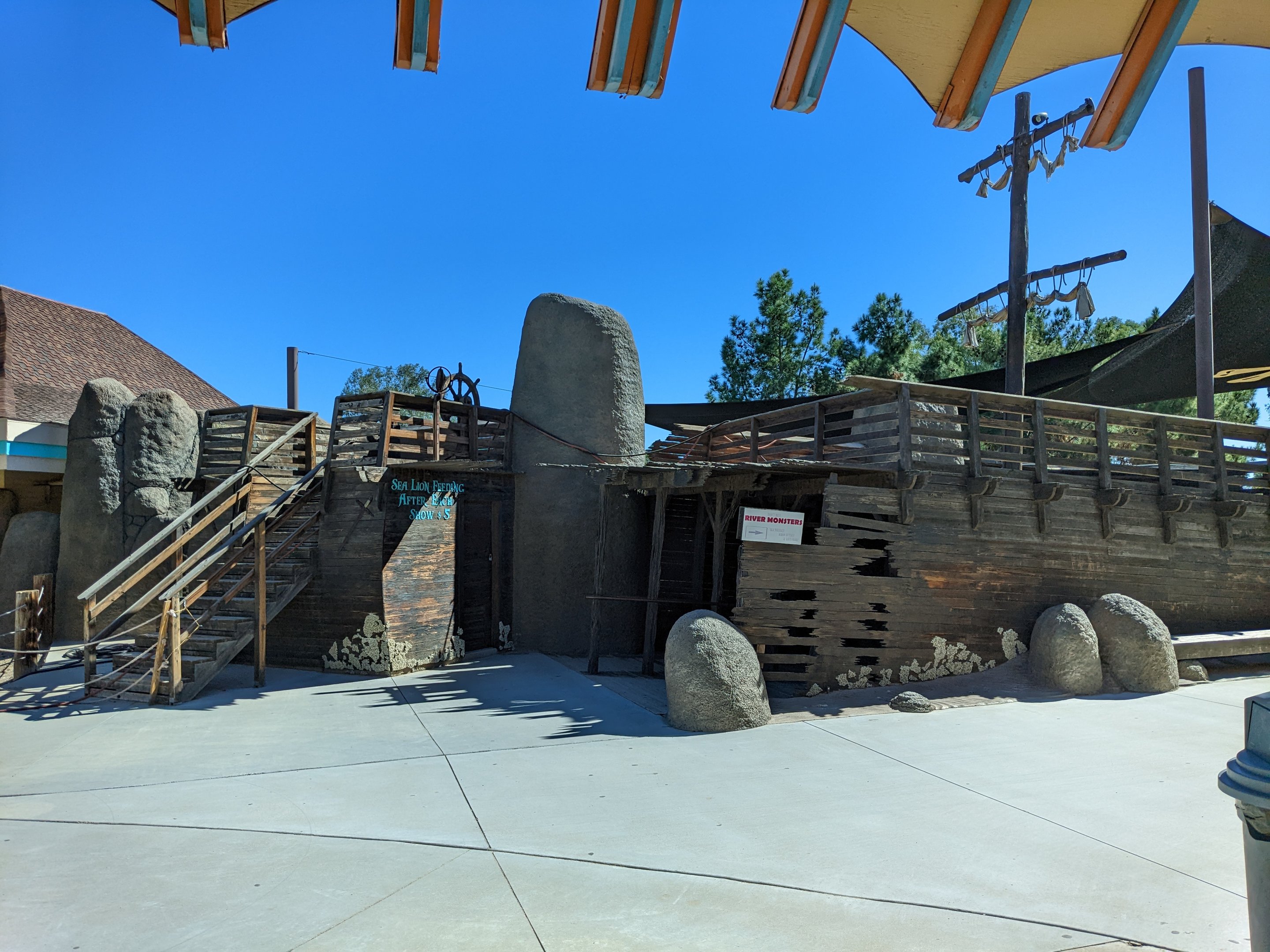 Aquarium - sealion stadium