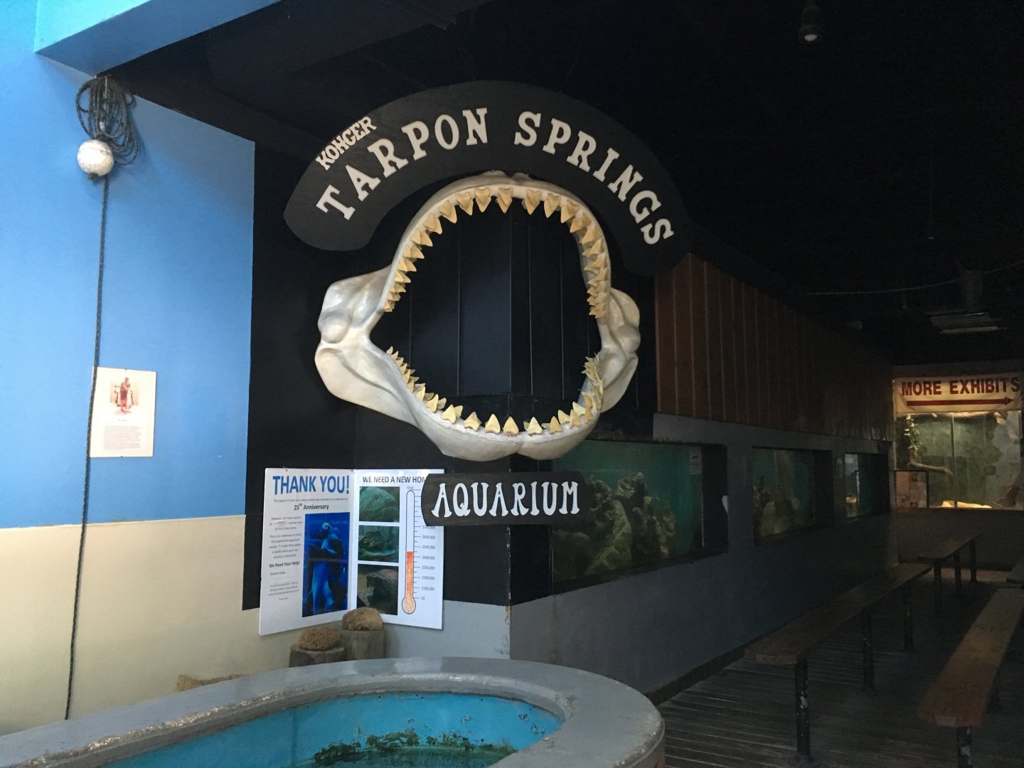 Aquarium Sign