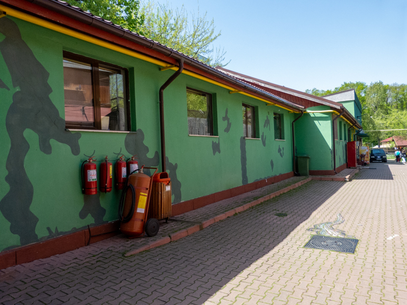 Aquarium & Terraristic house