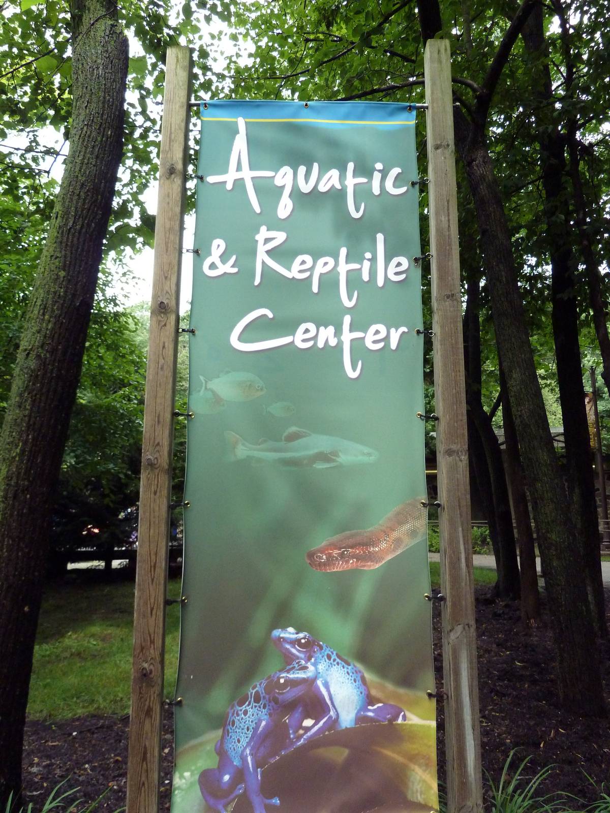 Aquatic + Reptile Center - Sign