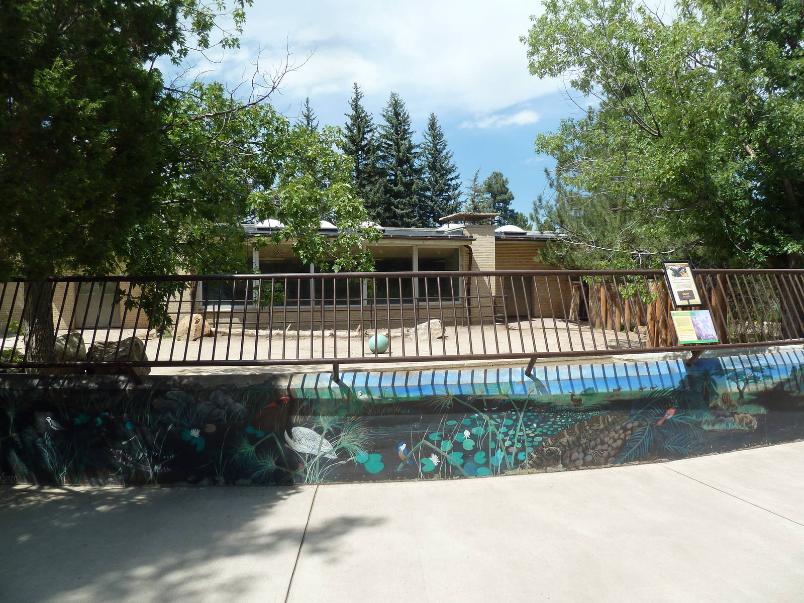 Aquatics Building - Nile Hippo Outdoor Exhibit