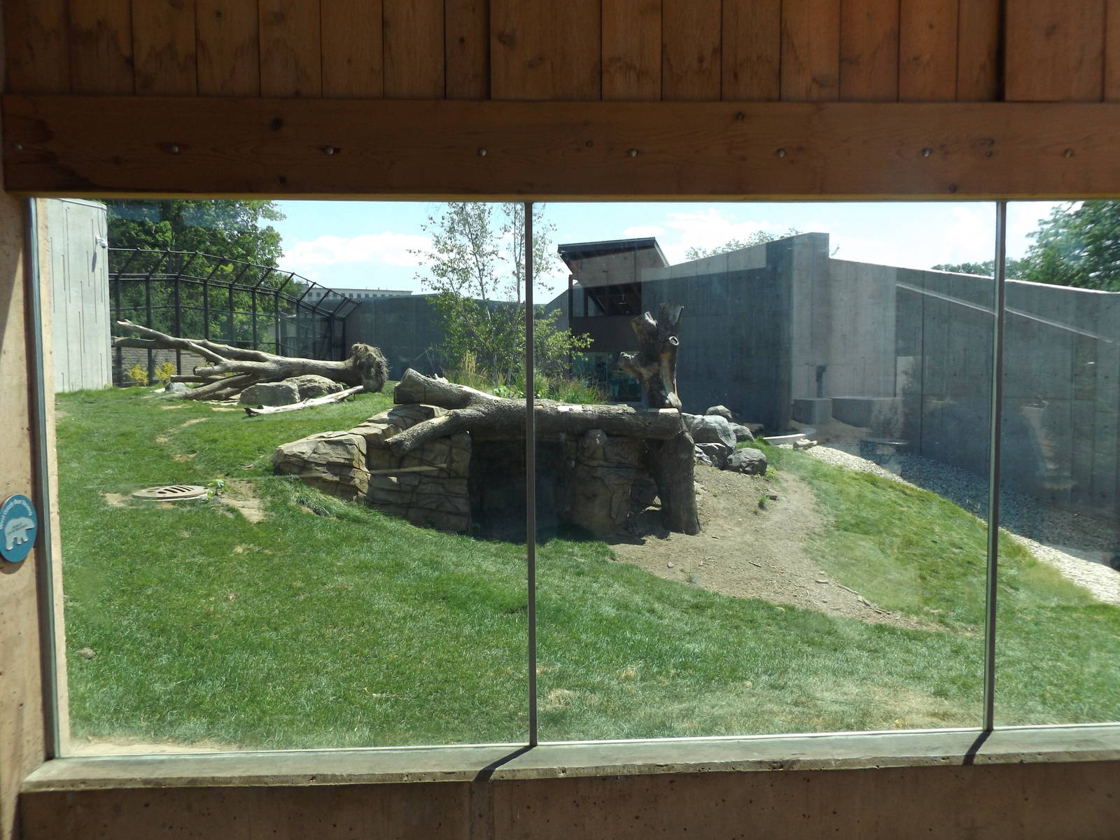 Arctic Passage- Grizzly Bear Exhibit