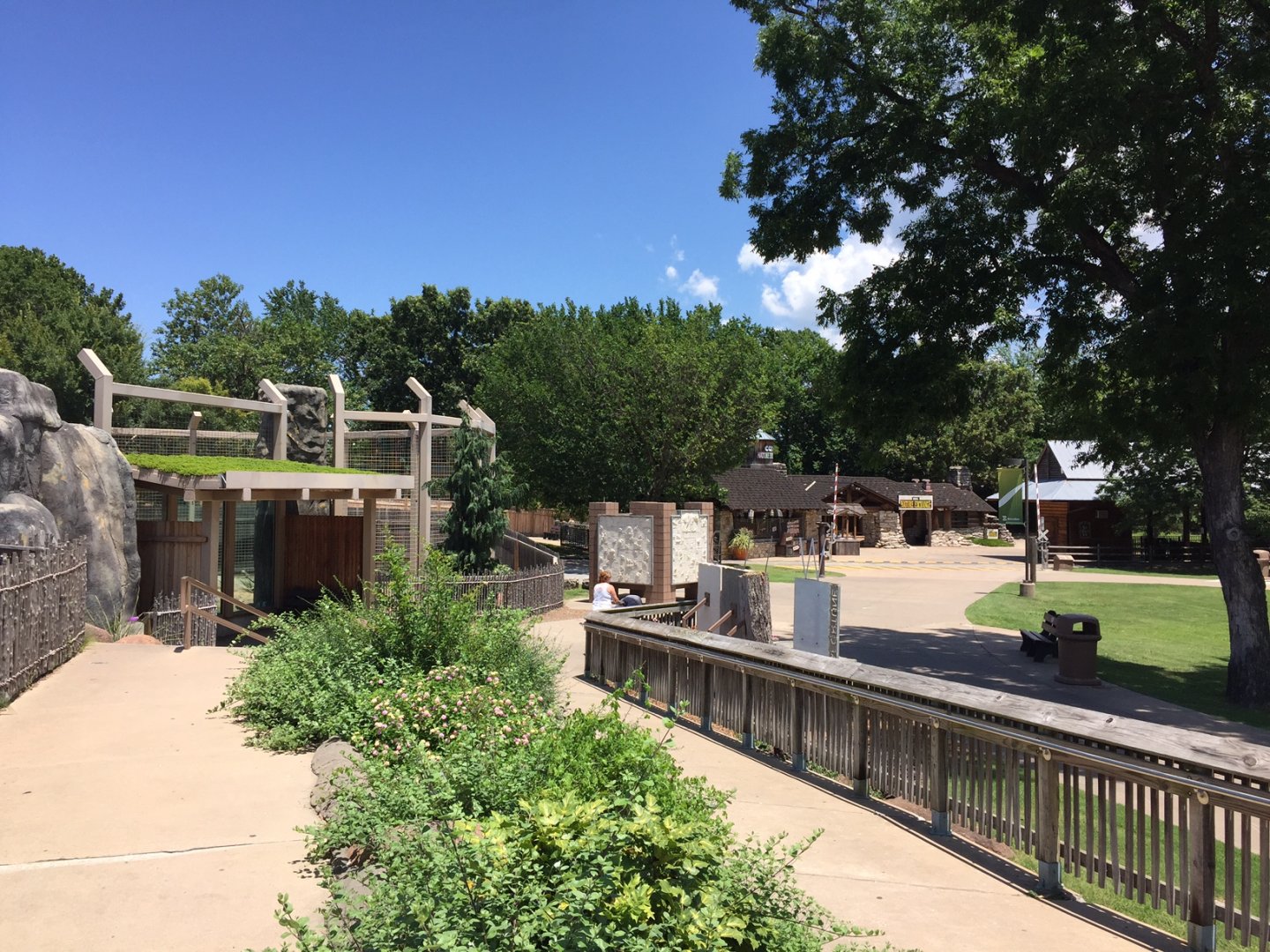 Area in front of Grizzly Bear exhibit