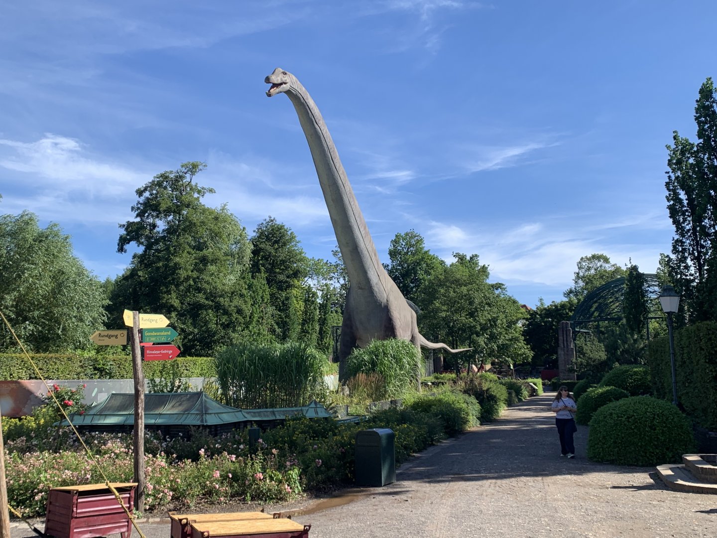 Argentinosaurus statue