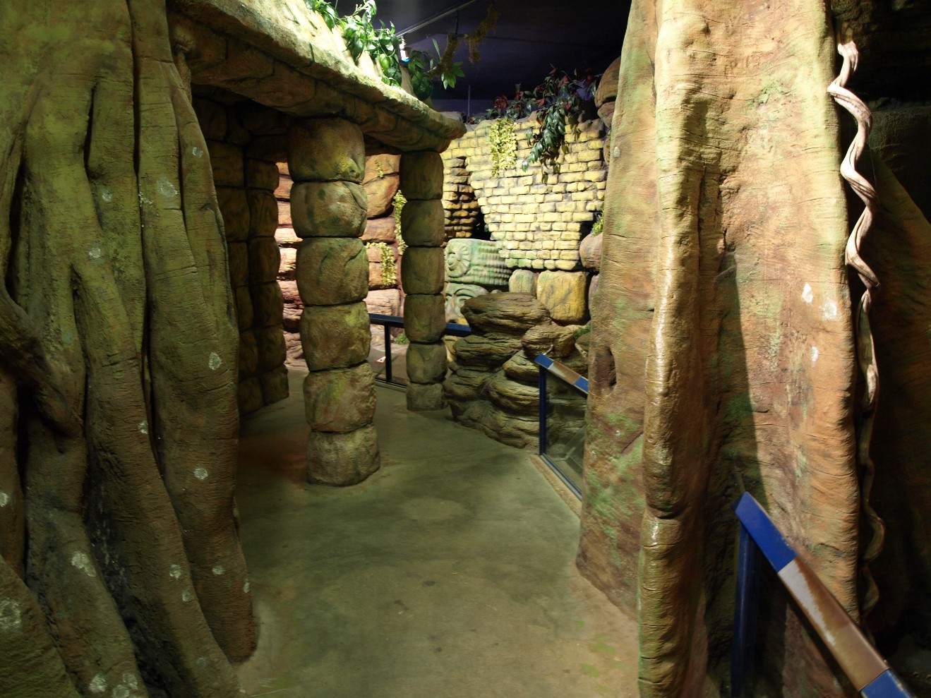 Artis - Jungle by Night