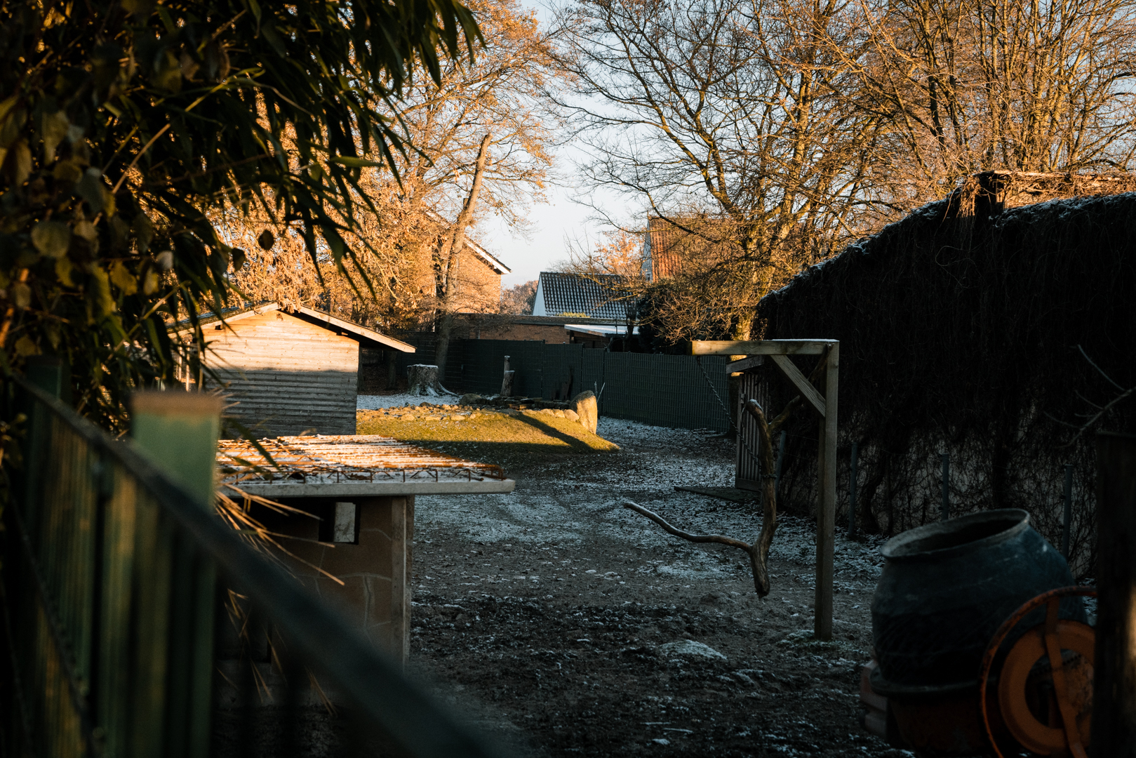 Asia enclosure front part