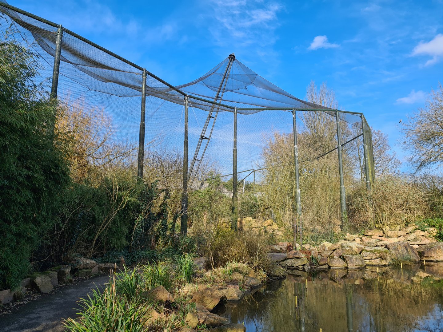 Asia - Giant Asian aviary "Burung Asia"