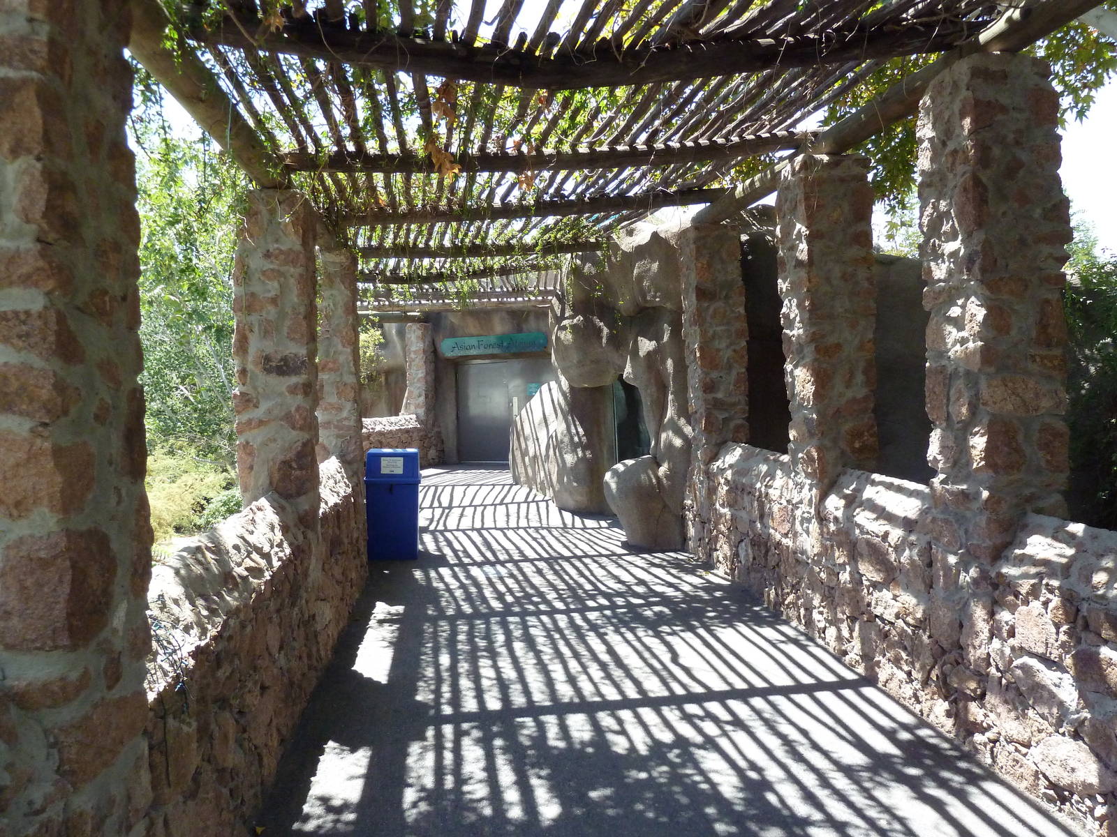 Asia - Malayan Tiger Exhibit Viewing Windows