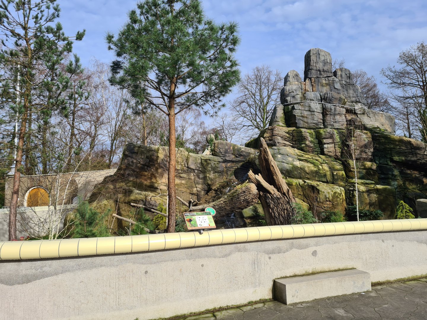 Asia - Mountain animal enclosure