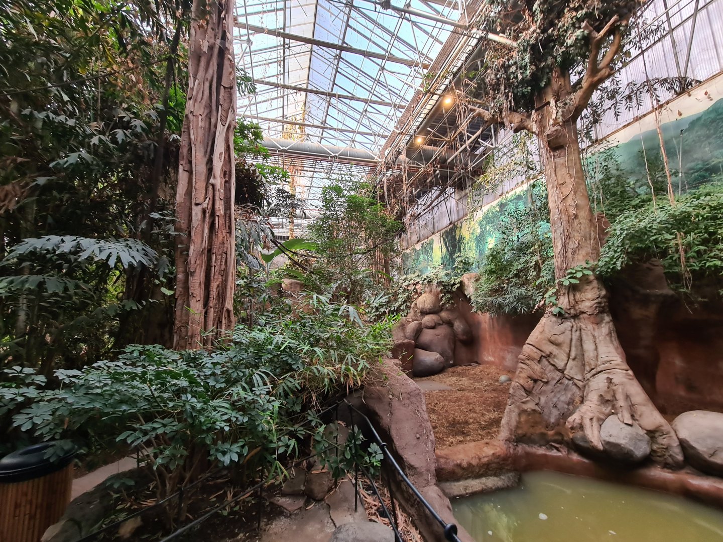 Asia - Taman Indah interior