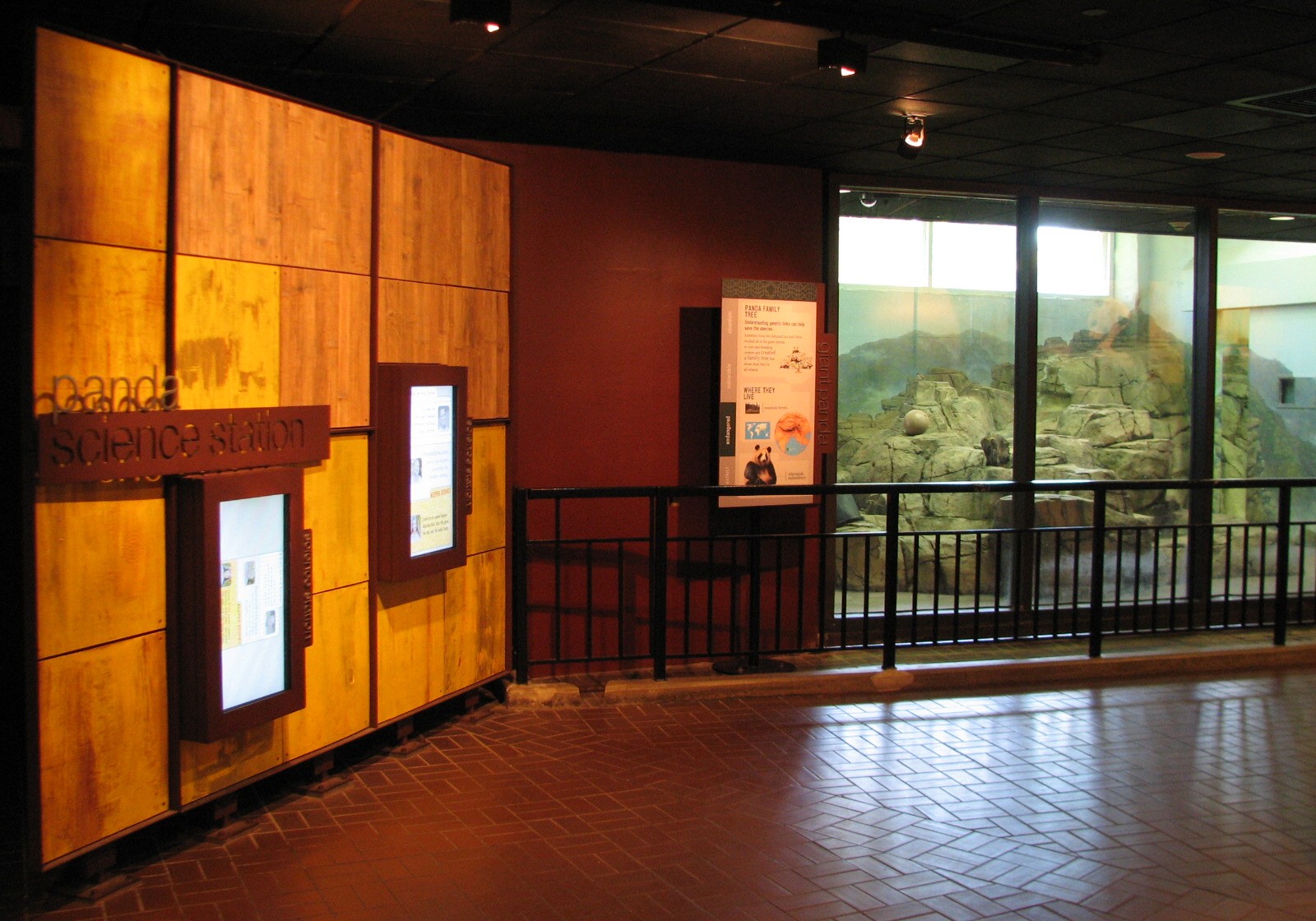 Asia Trail Giant Panda Bedroom