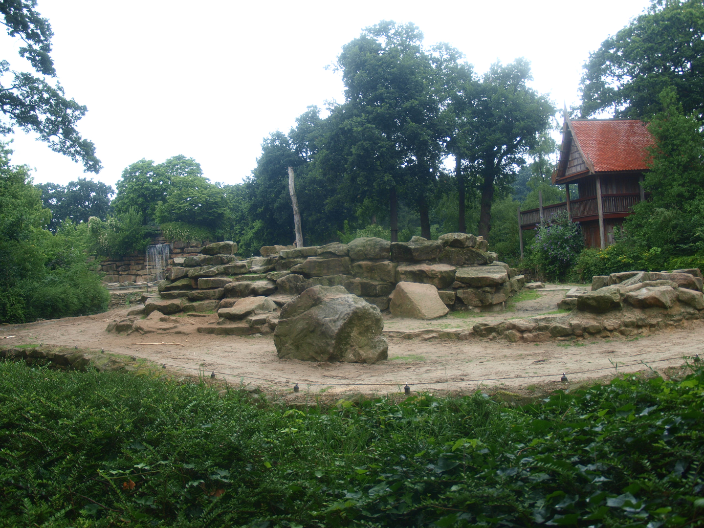 Asian elephant exhibit, 2015-07-19
