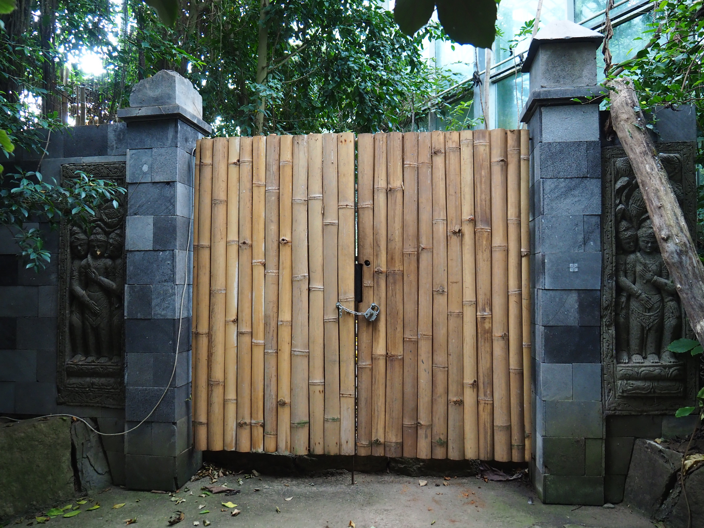 Asian greenhouse - Gates to behind the scenes area, 2020-01-11
