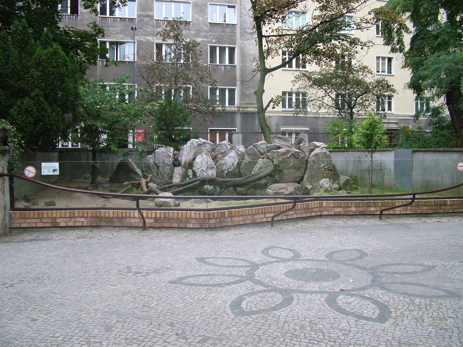 Asian Otter enclosure at the Old Zoo, Poznan Sept 08