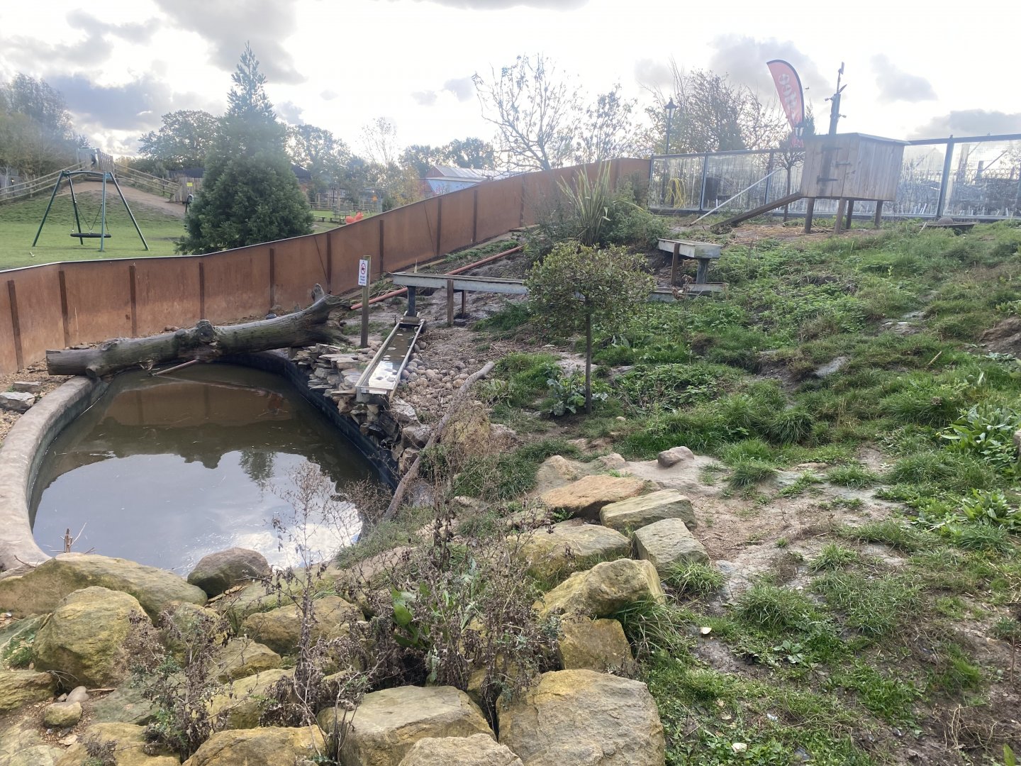 Asian small-clawed otter enclosure 021125