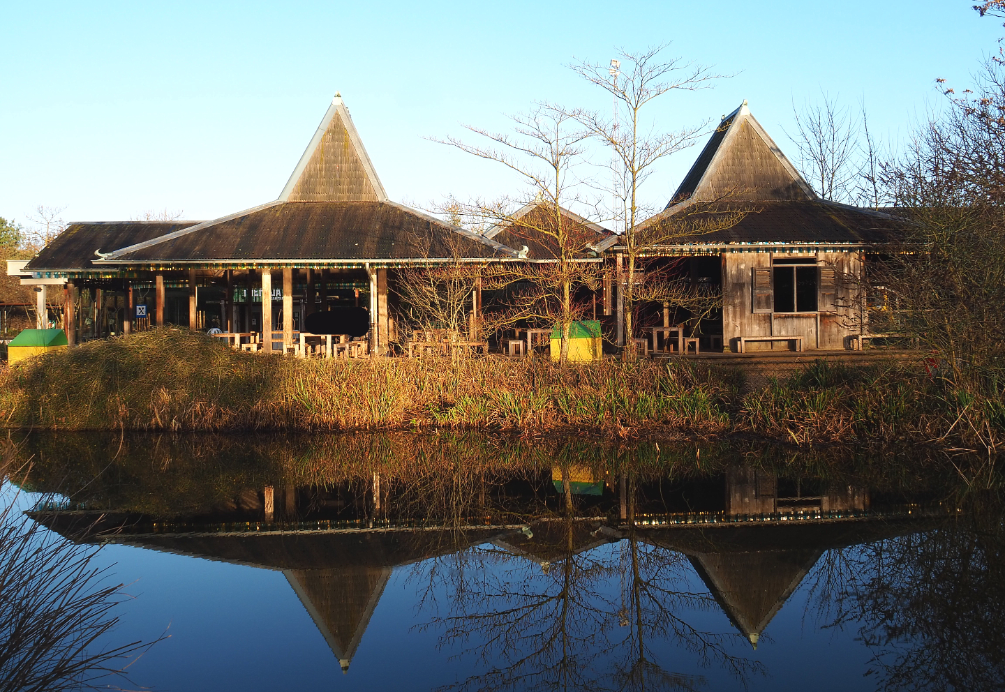 Asian-themed eating area in front of restaurant, 2022-01-30