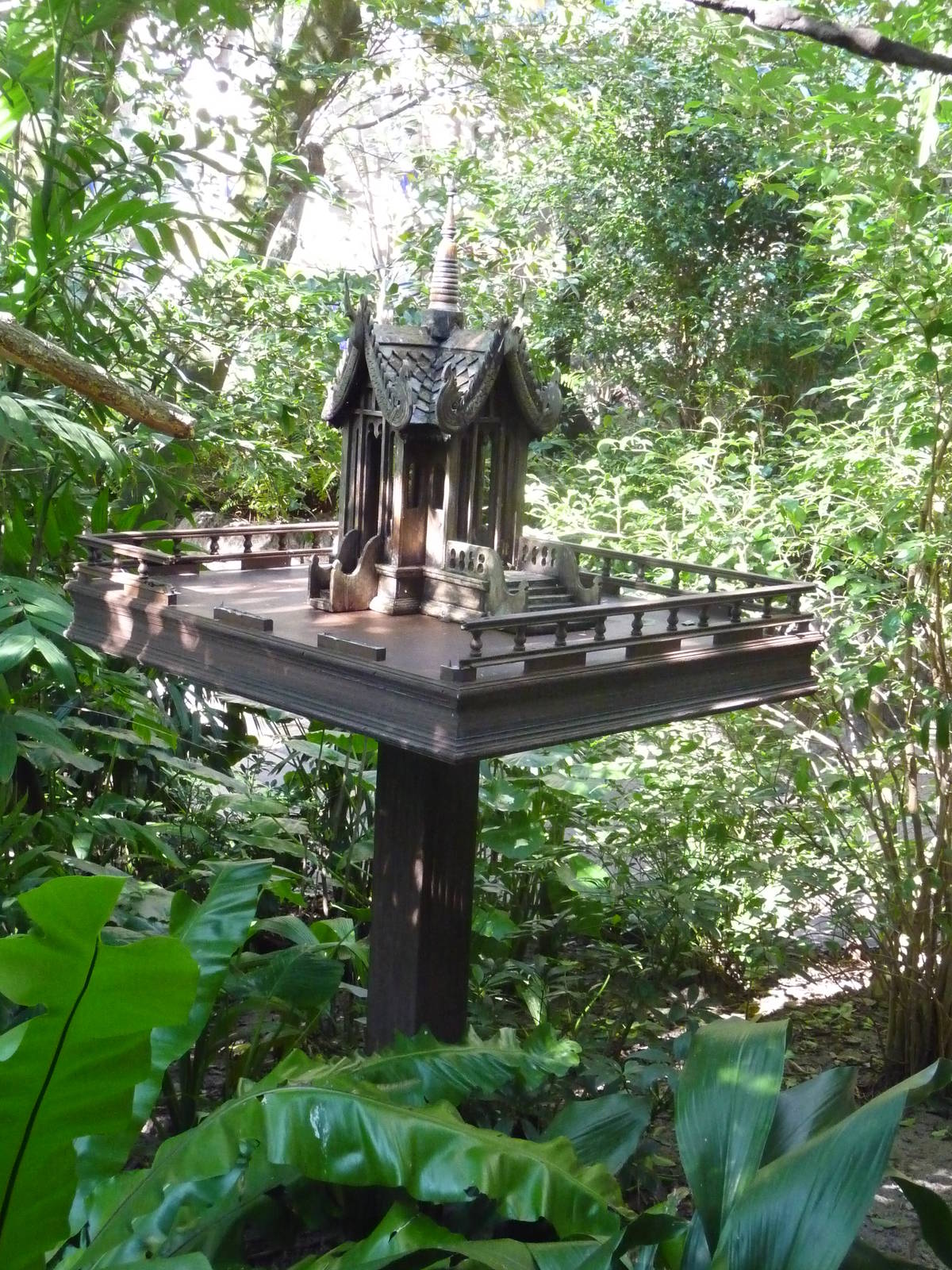 Asian Walk-Through Aviary