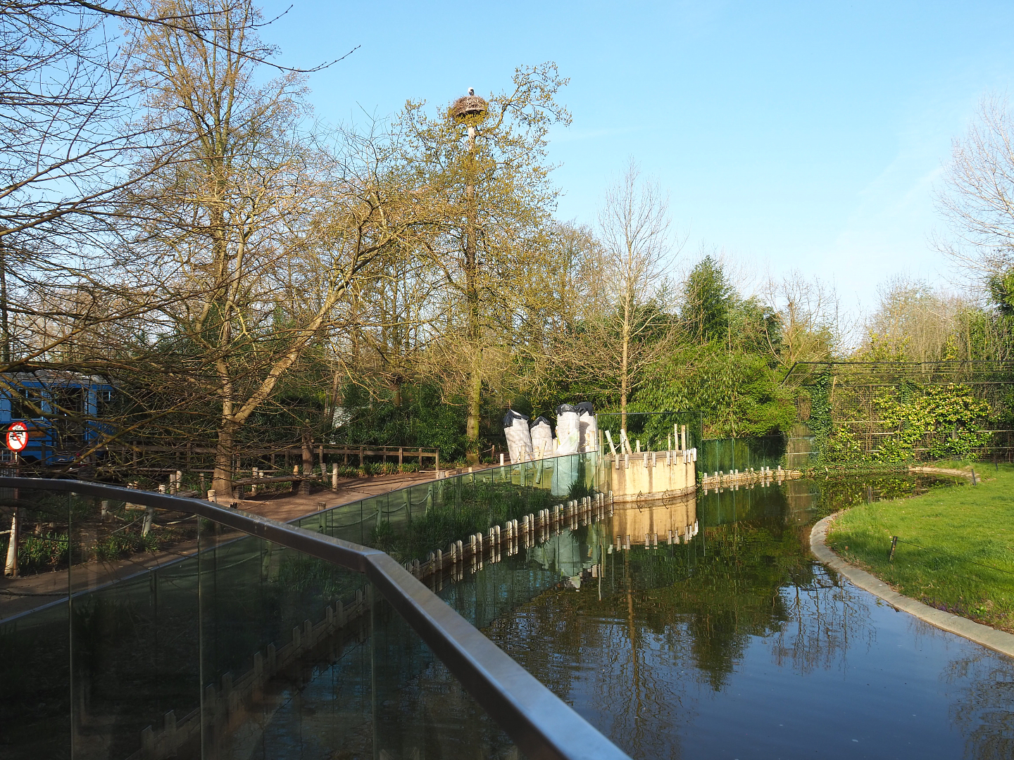 Asiatic lion exhibit moat and Walkway alongside Asiatic lion exhibit, 2022-04-12