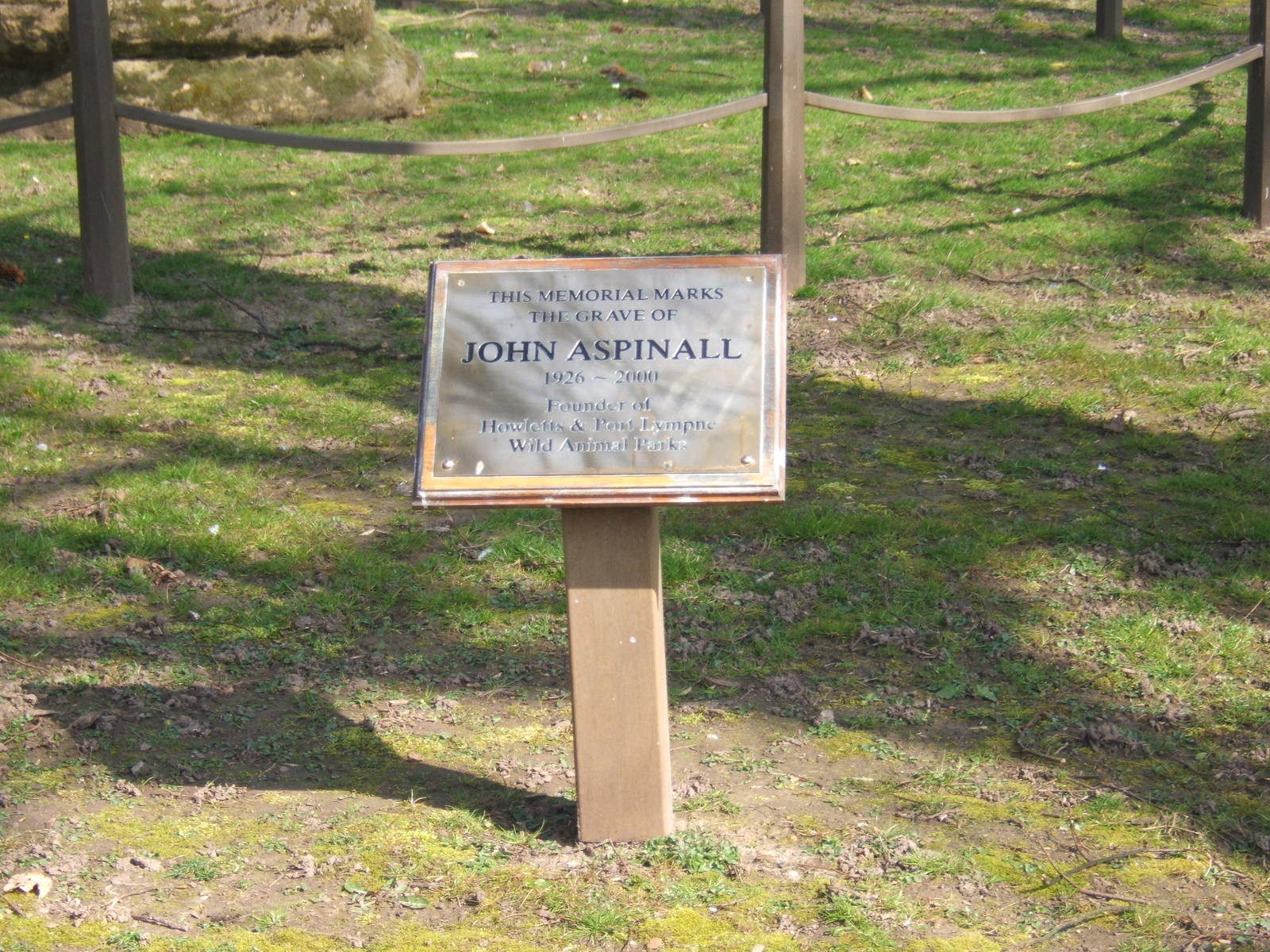 Aspinalls grave