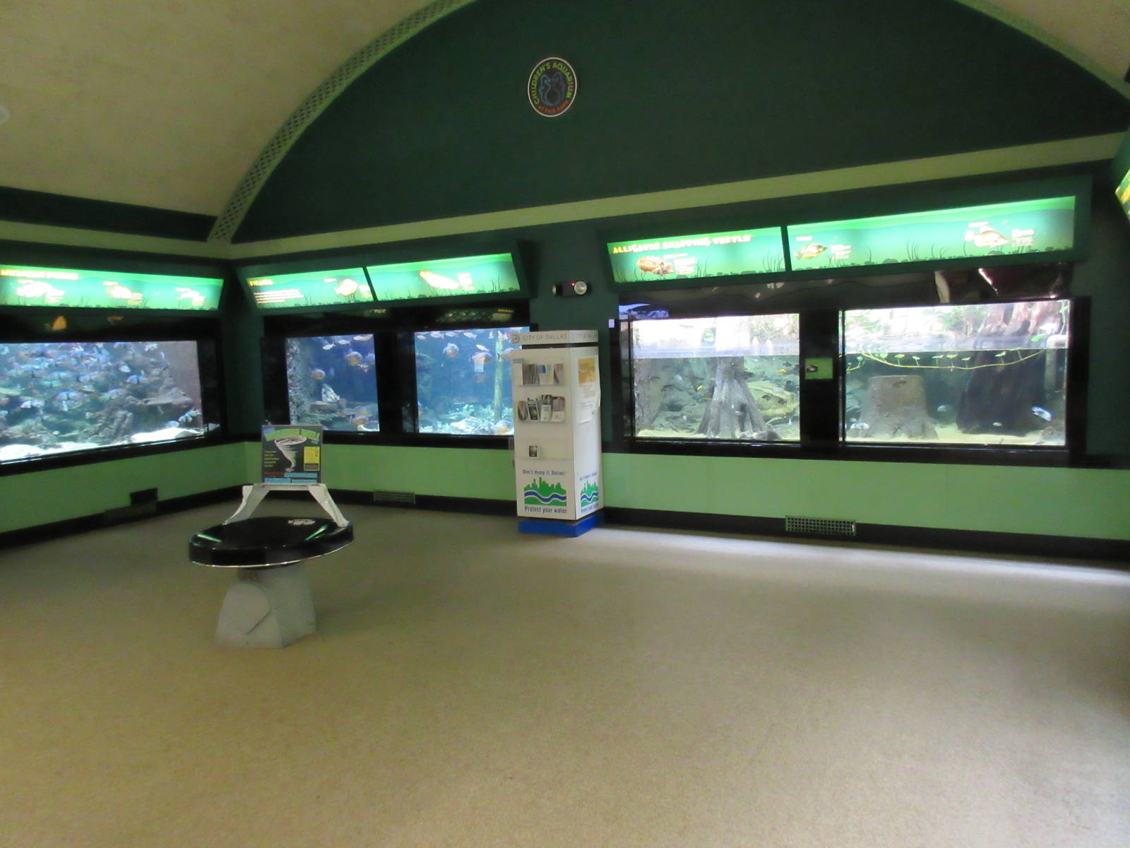 Assorted Freshwater Exhibits