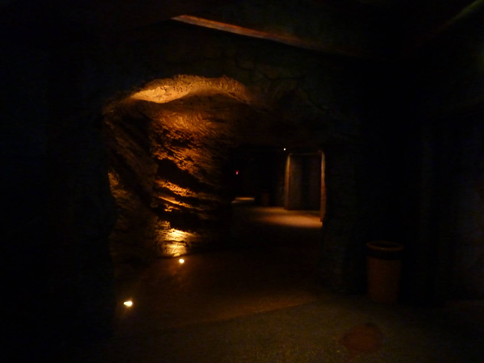 Atlantean cave theming