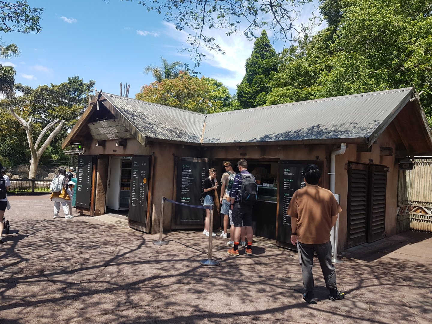 Auckland Zoo | The Watering Hole Exterior