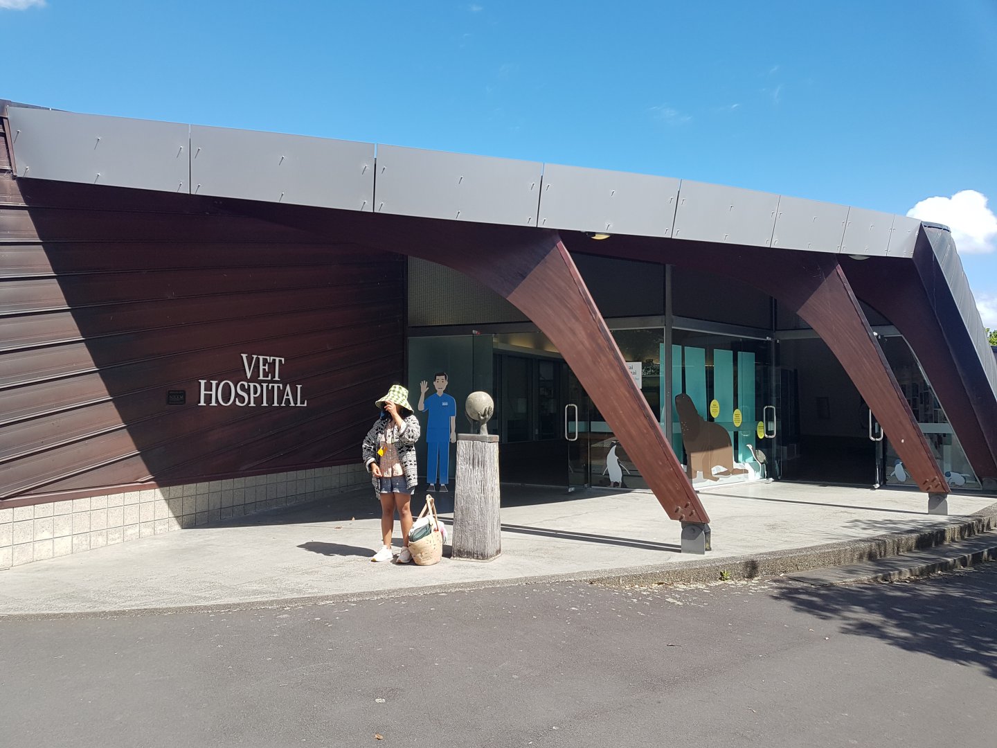 Auckland Zoo | Vet Hospital Entrance