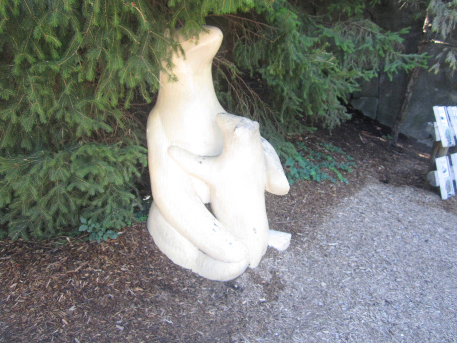 Aug. 2012-Polar Bear statue