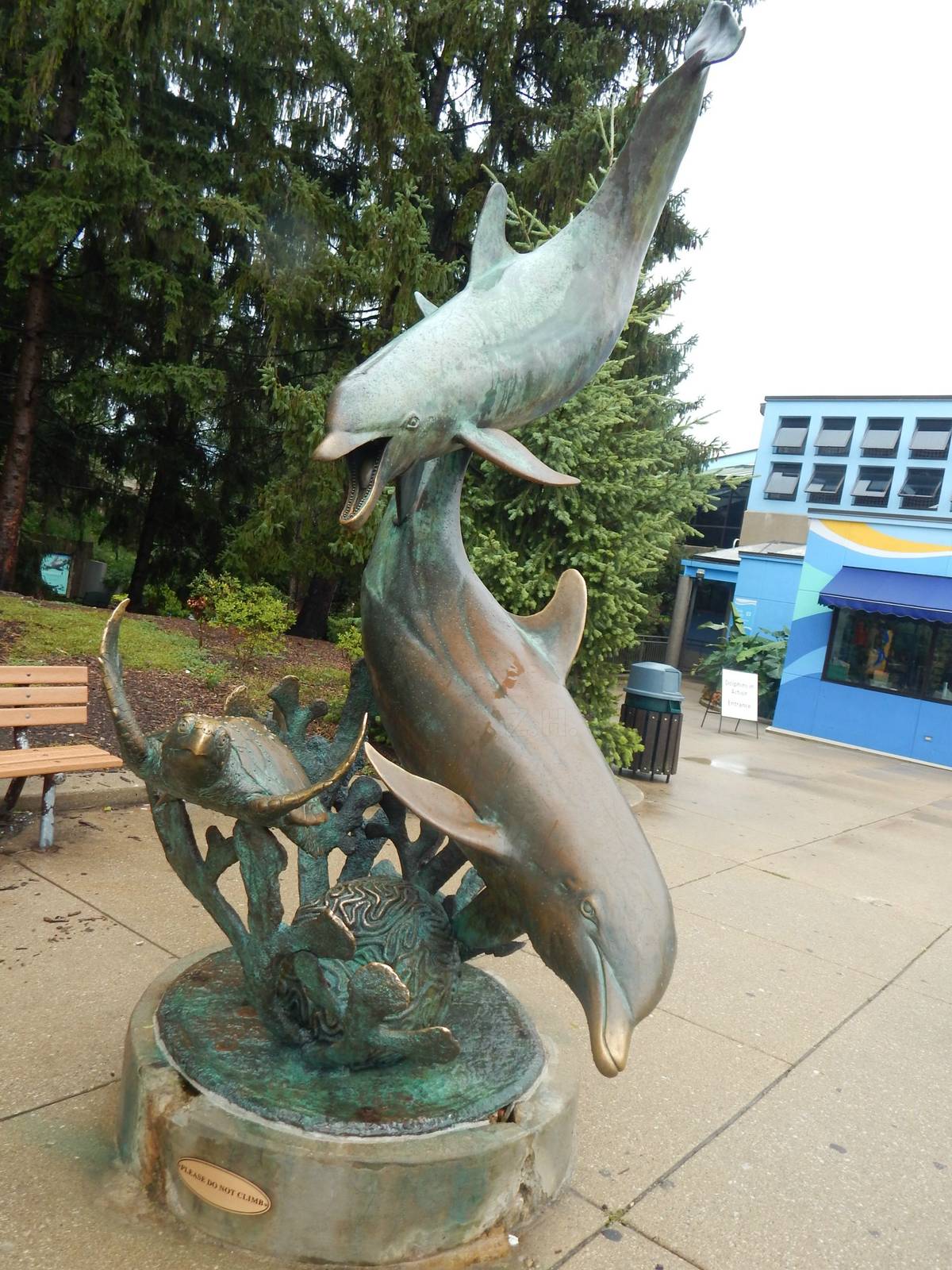 Aug. 2014 - Seven Seas Statue