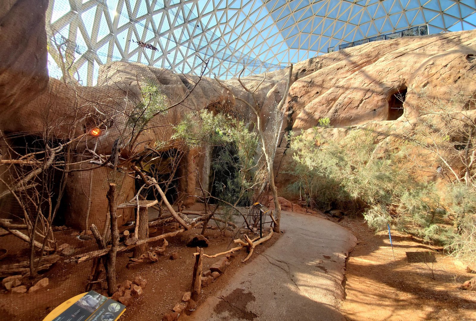 Aug. 2020 - Desert Dome - Australia's Red Center - 3 Species Aviary