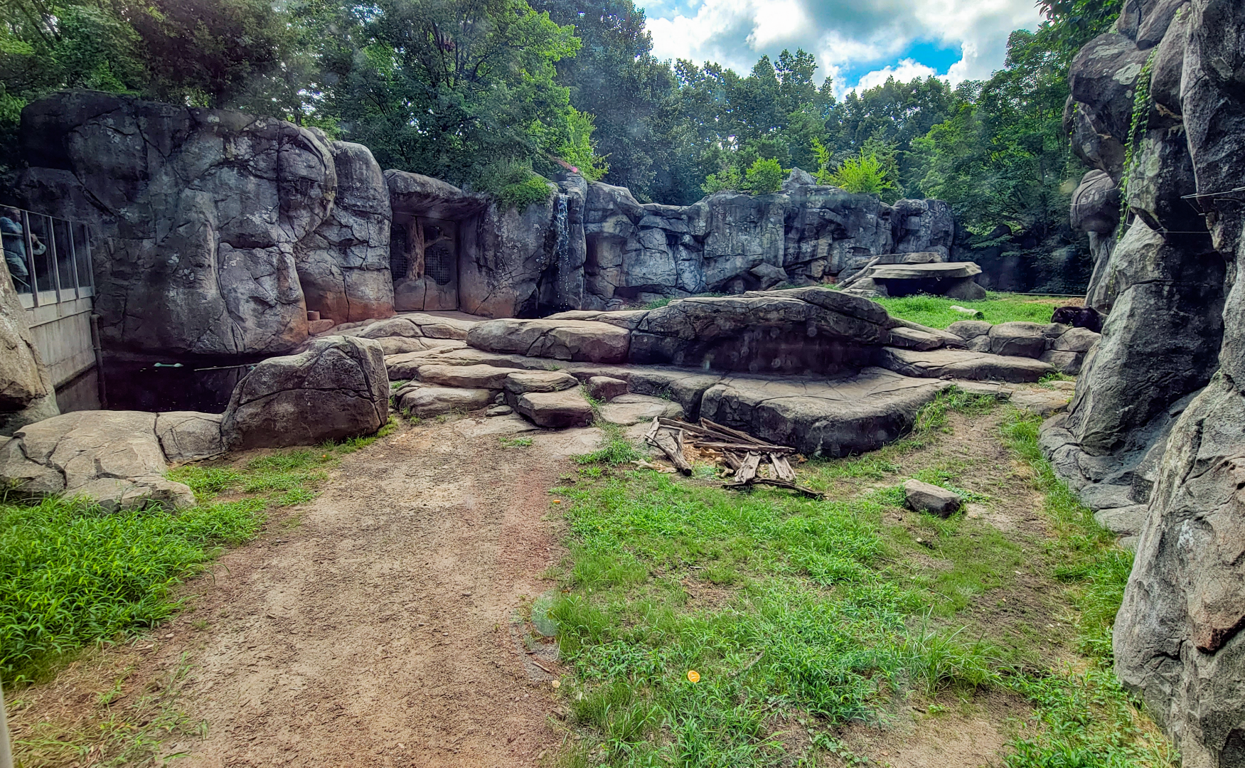 Aug. 2022 - North America: Prairie - Grizzly Bear Exhibit