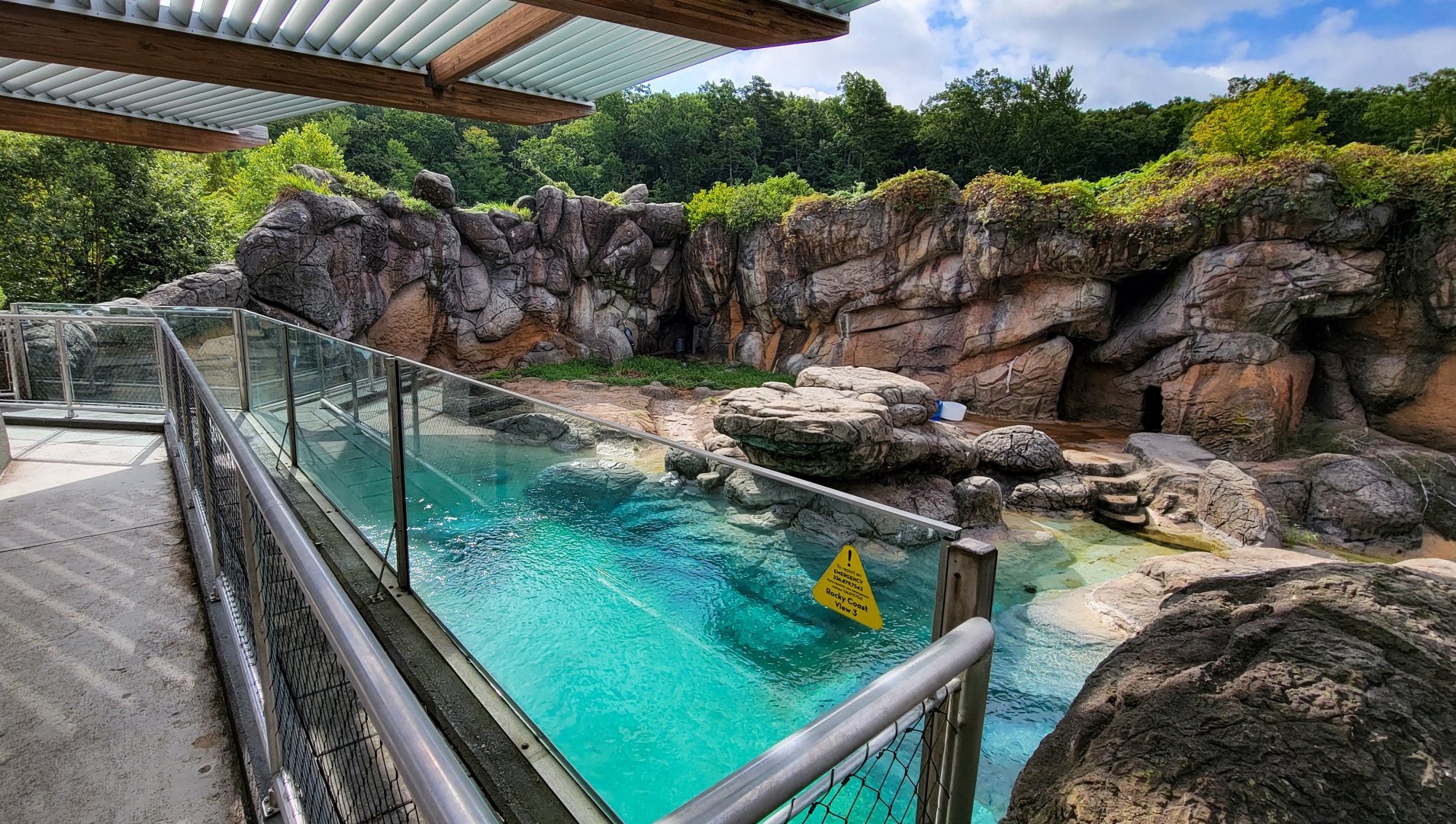 Aug. 2022 - North America: Rocky Coast - Original Polar Bear Exhibit (4,400 square feet)