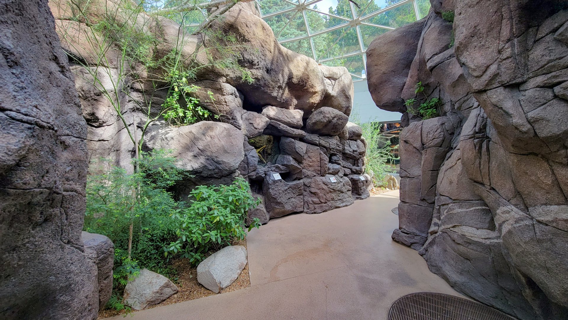 Aug. 2022 - The Desert - Rock Passageway