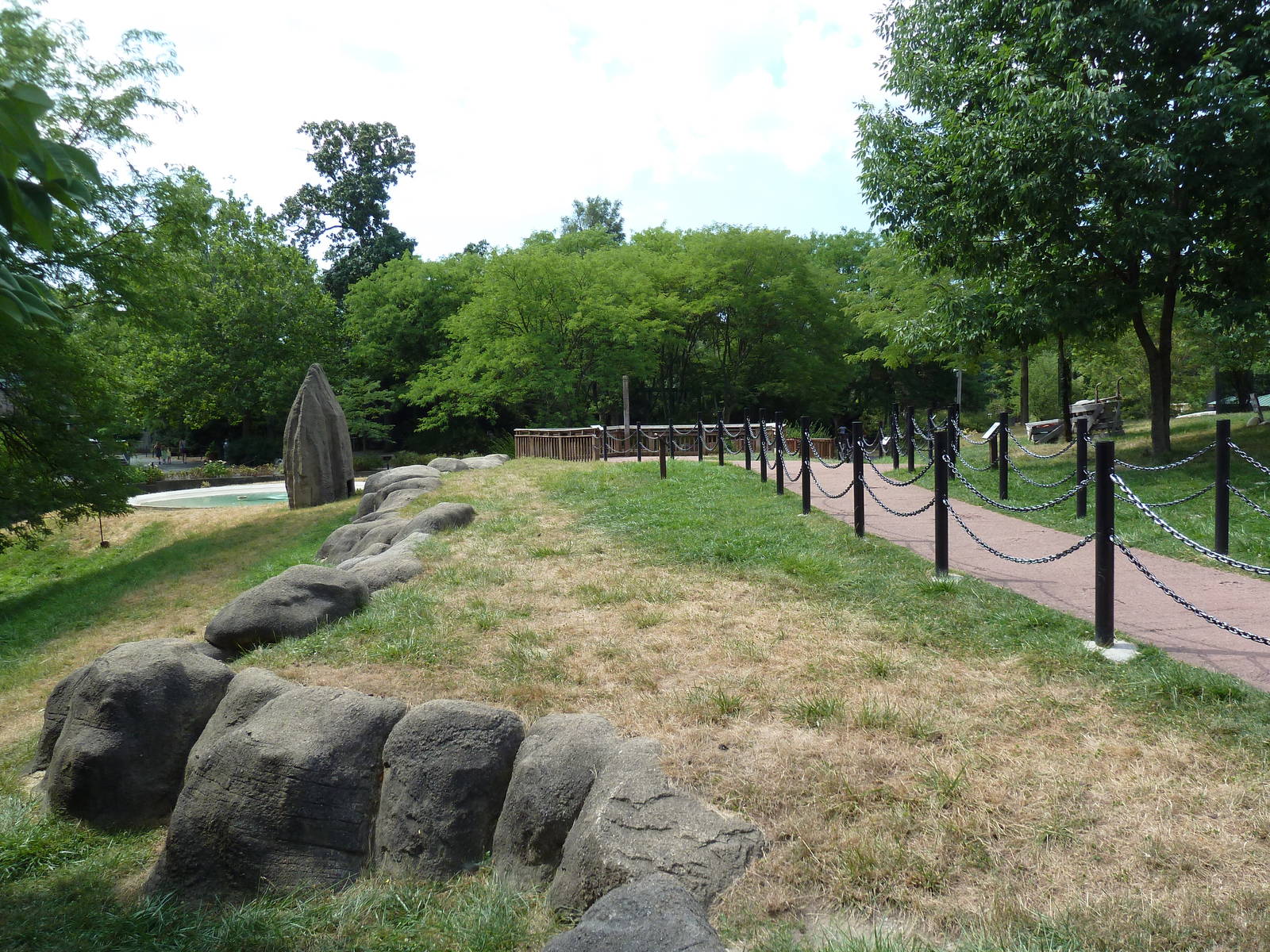 Aussie Walk-Through Area