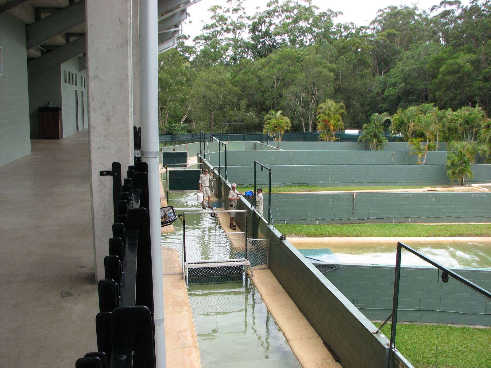 Australia Zoo 2007 - Crocodile pens behind the Crocoseum