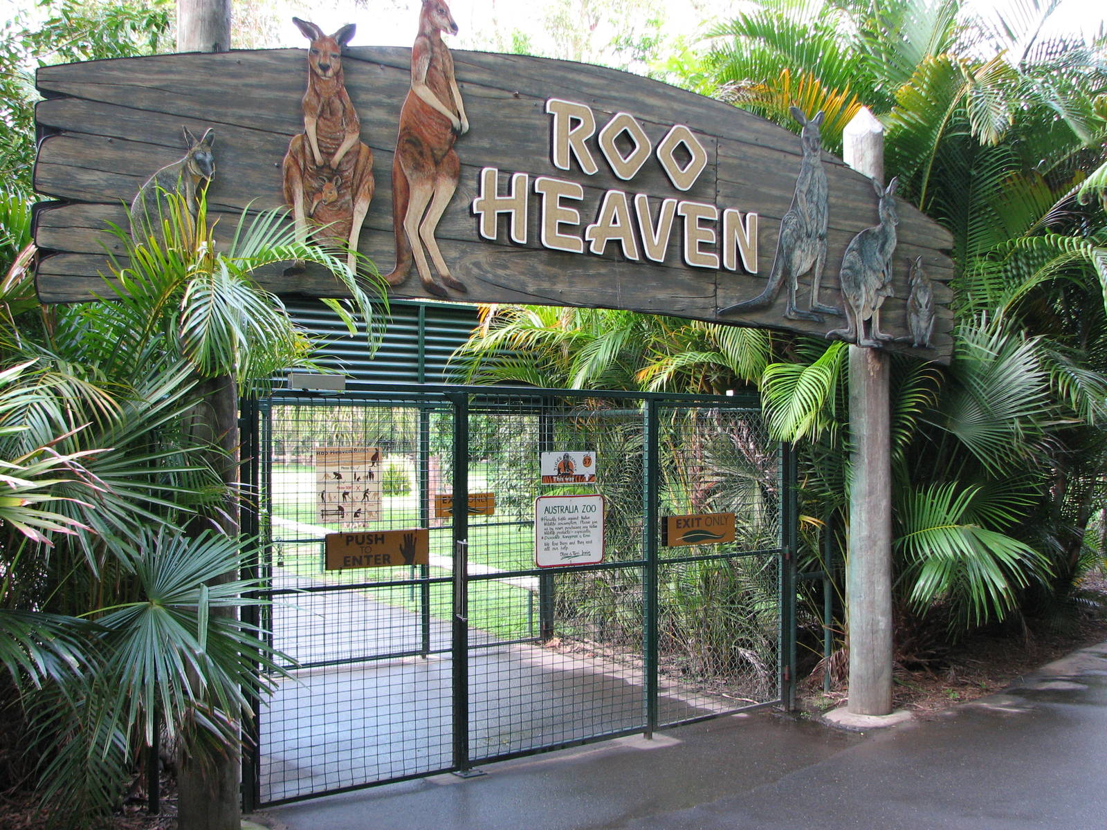 Australia Zoo 2007 - Entrance to Roo Heaven