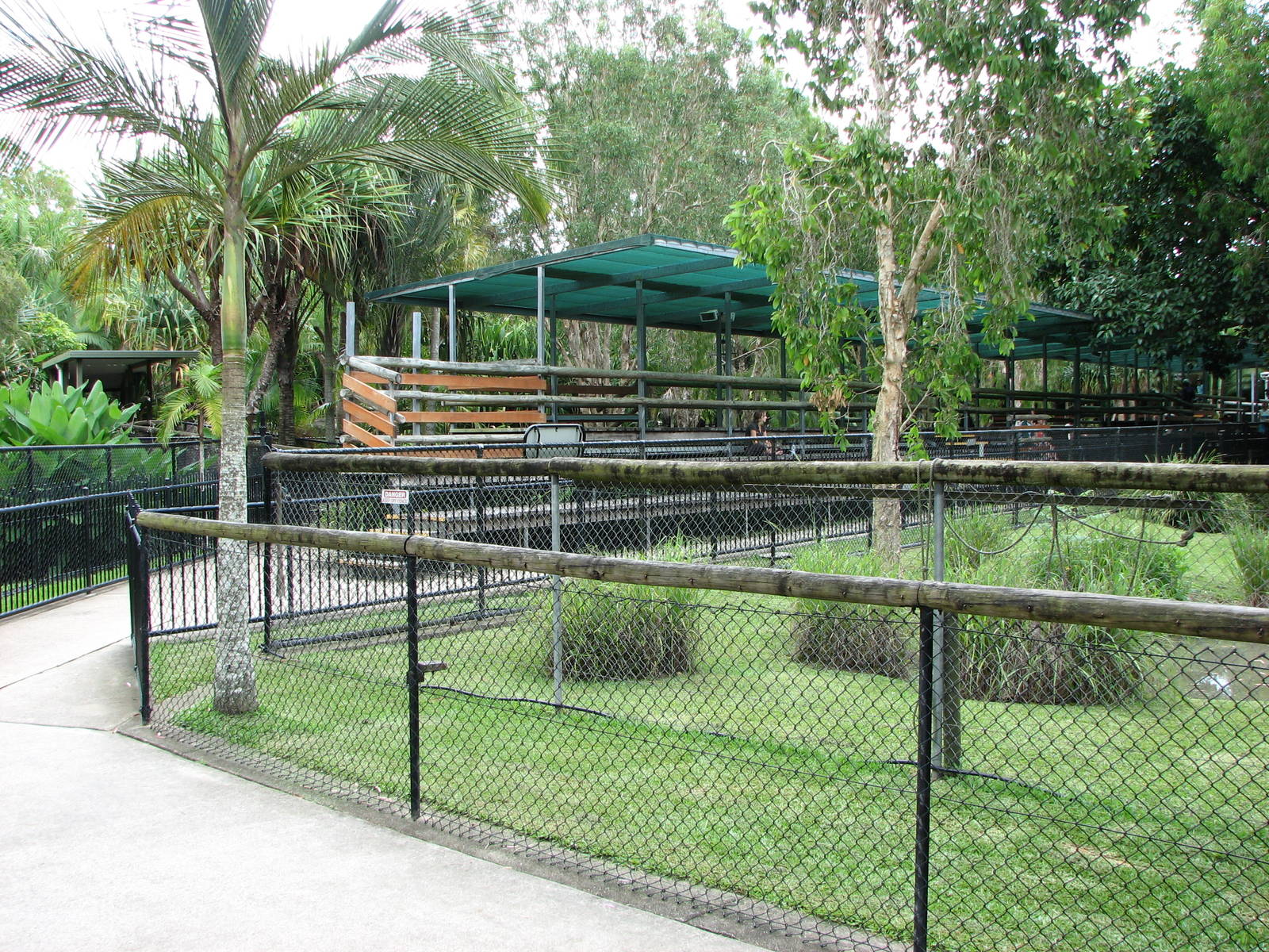 Australia Zoo 2007 - Old enclosure for crocodile shows