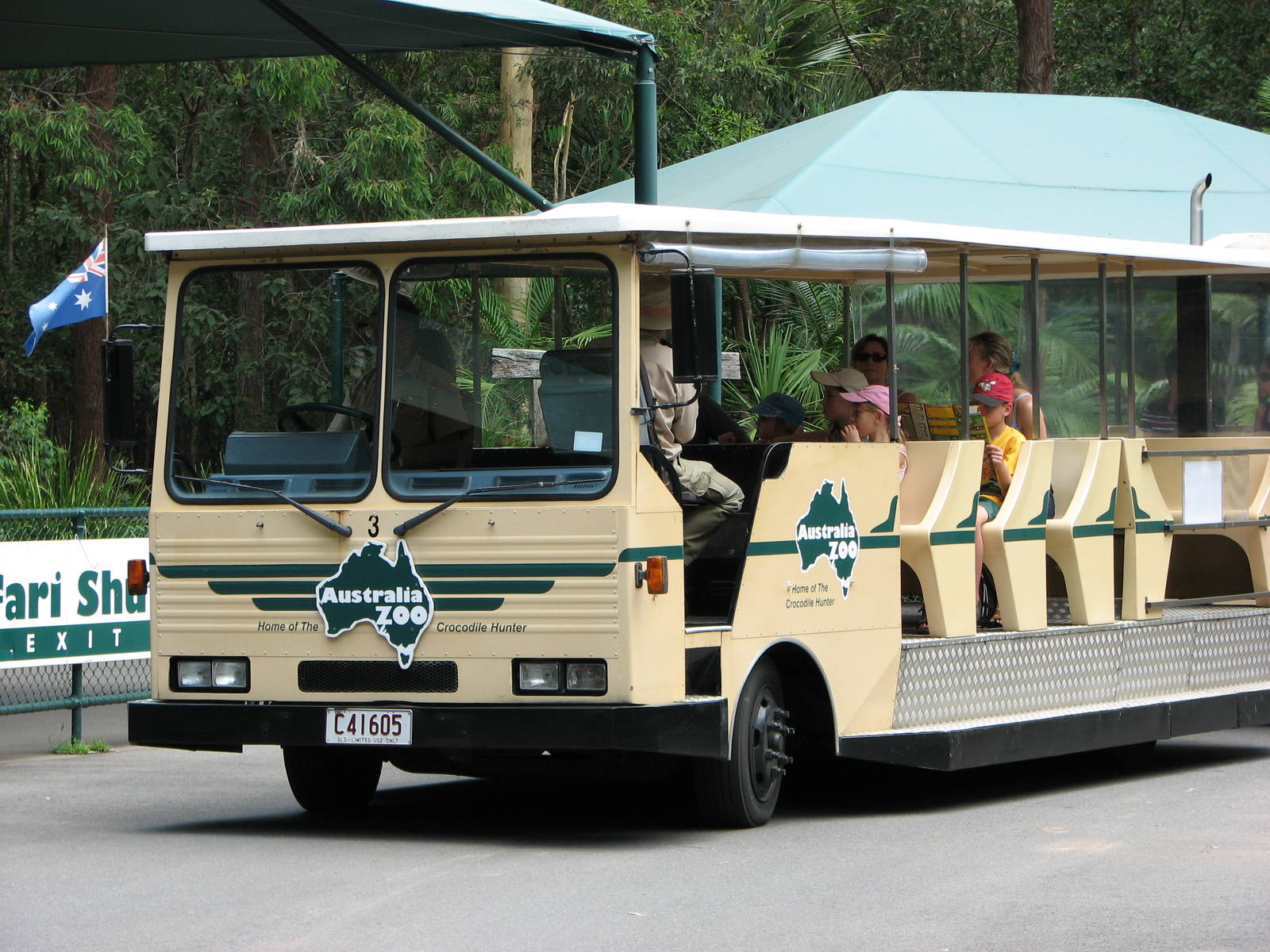 Australia Zoo 2007 - Zoo bus