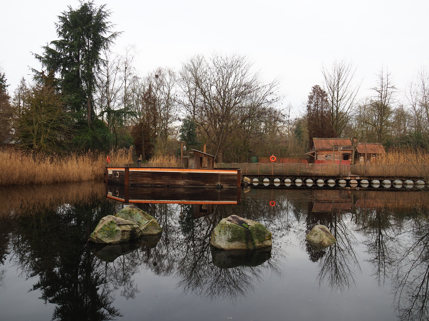 Australian area pond with playground pontoon, 2020-01-11