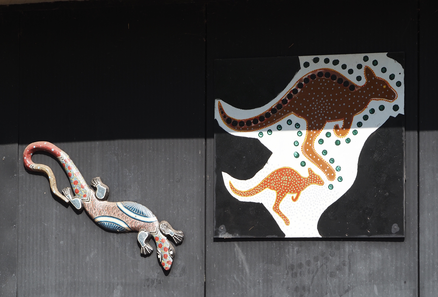 Australian artwork on kangaroo and wallaby house, 2025-04-12